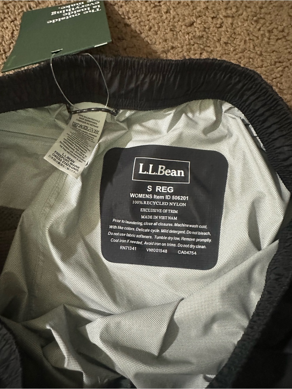 L.L. Bean Black and Light Gray Women's Nylon Wind Pants - Picture 5 of 7